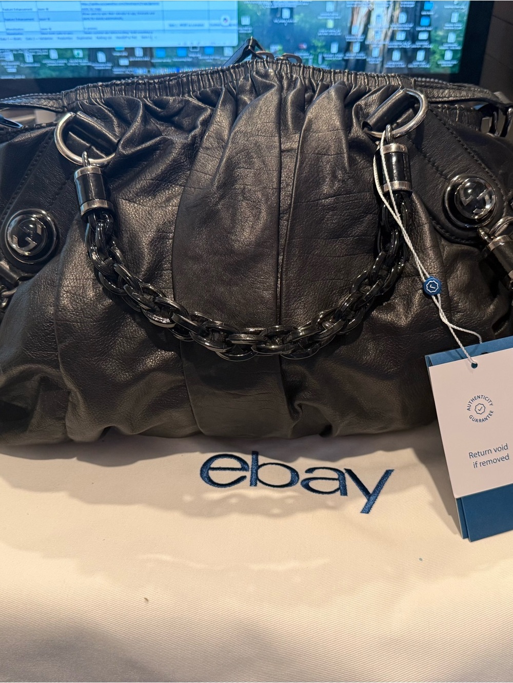 Gucci Hysteria Shoulder Bag Large Black Leather